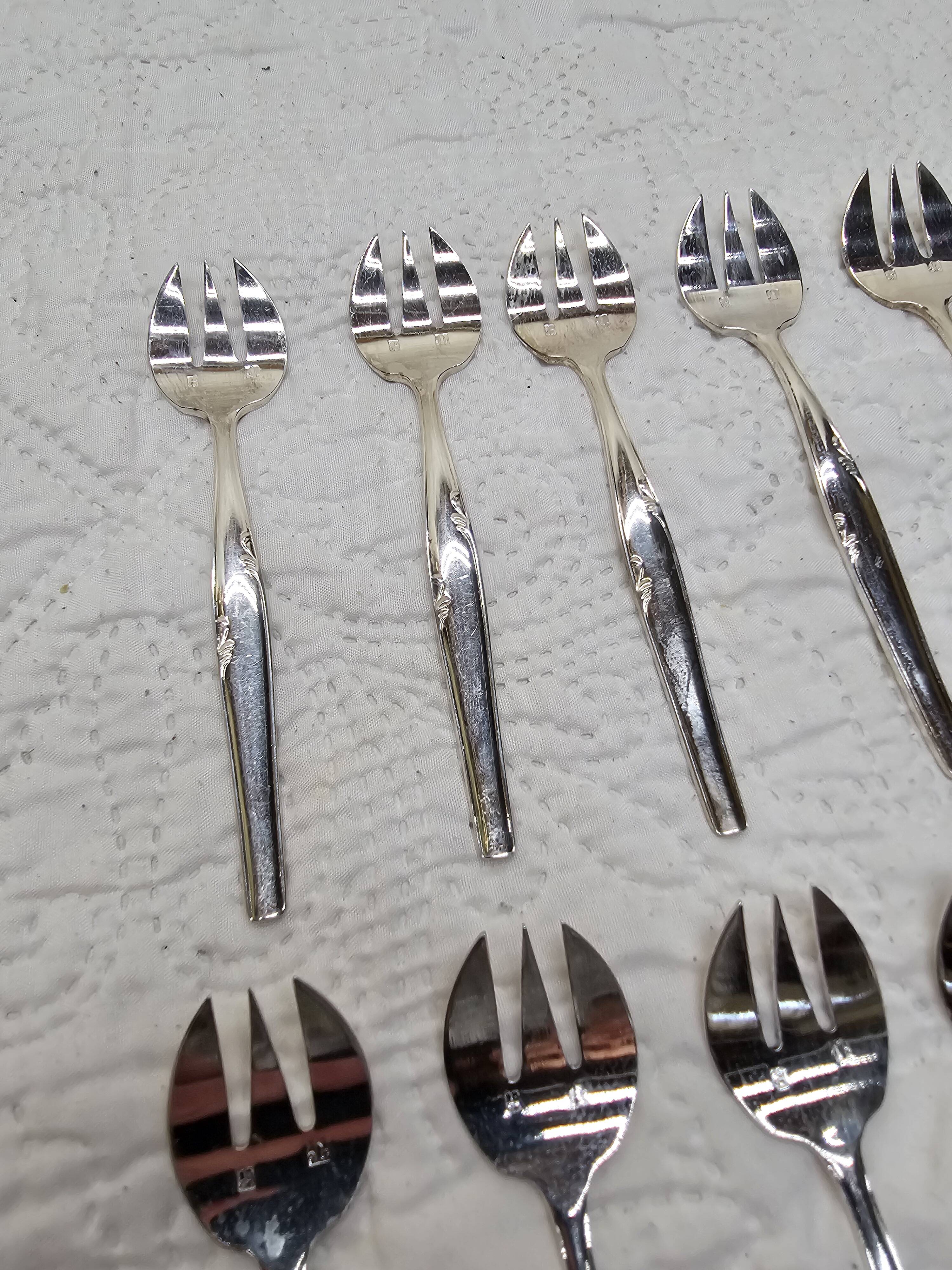 Set of 12 silver-plated dessert forks