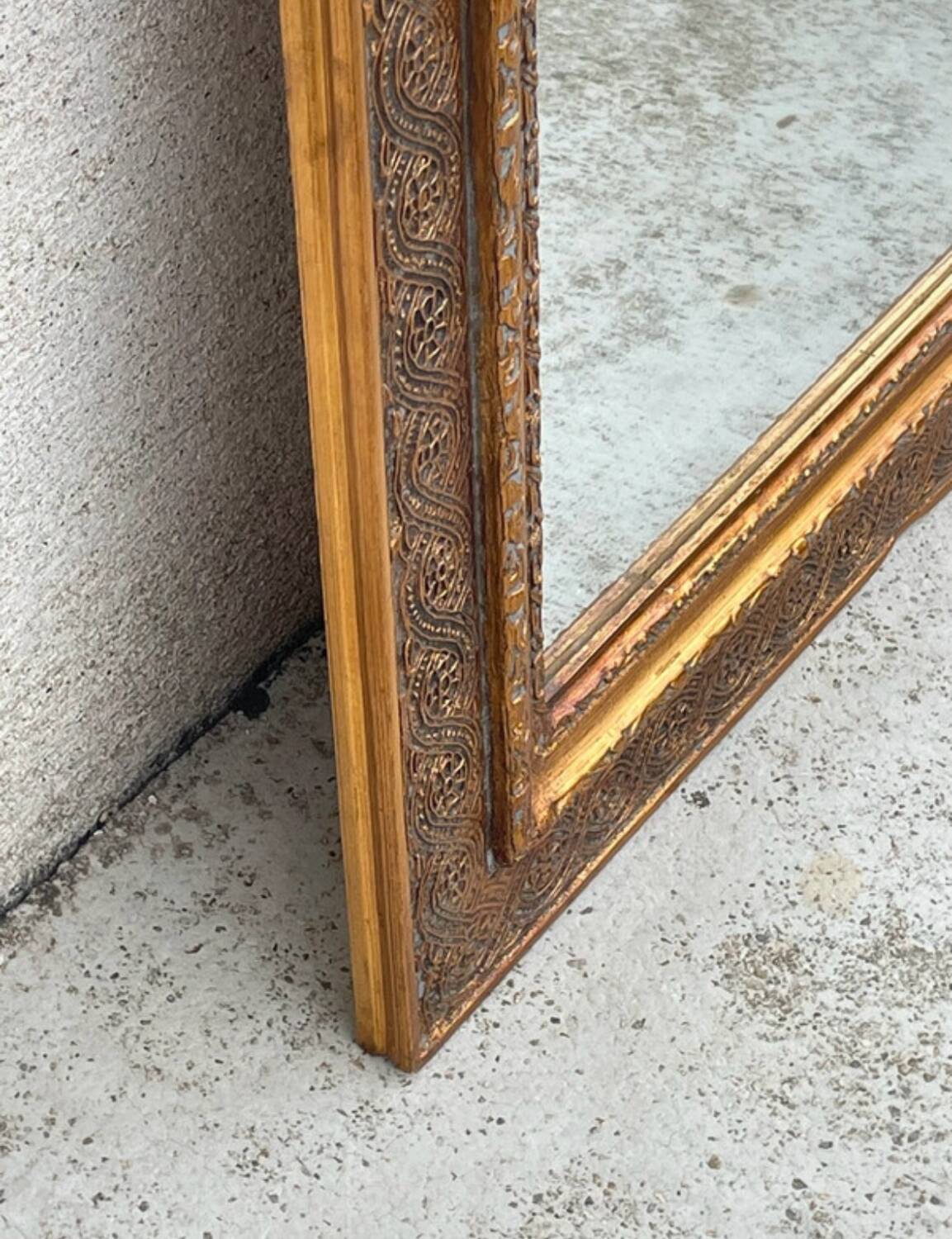 Antique gold and wood style mirror