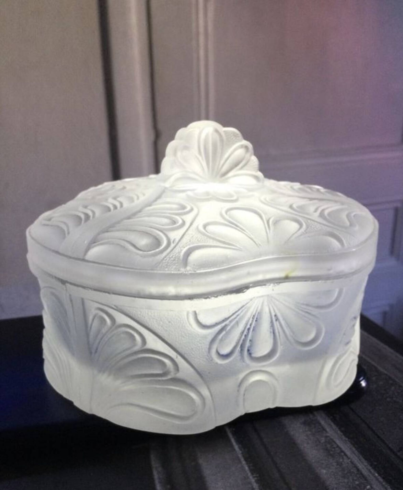 Art Deco Molded Glass Candy Box / Powder Box – Palmette