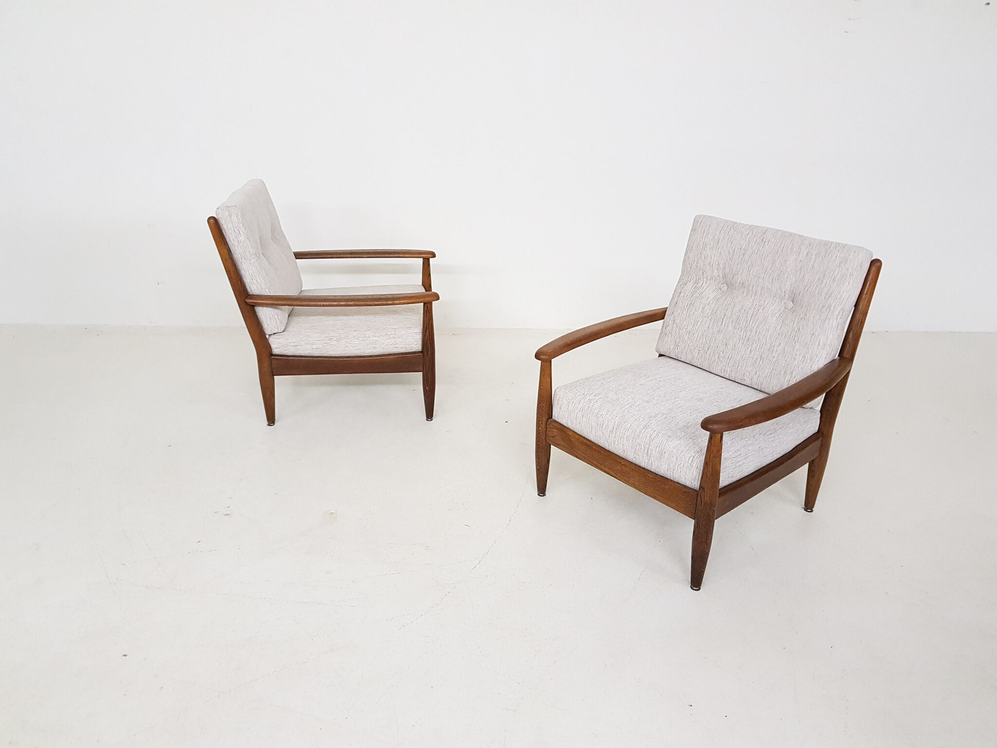 Set of 2 oak lounge chairs, The Netherlands 1960’s