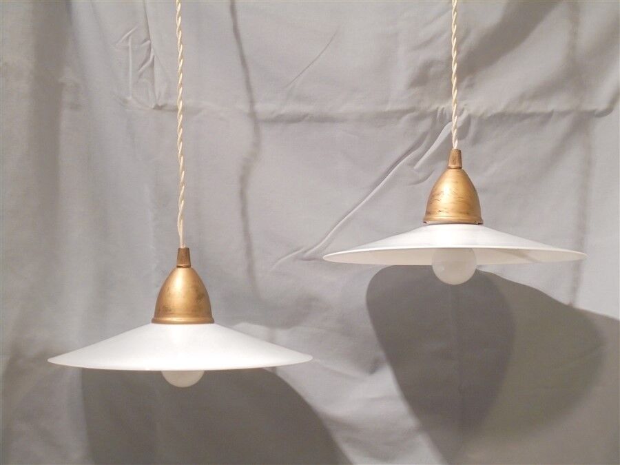 Opaline suspensions