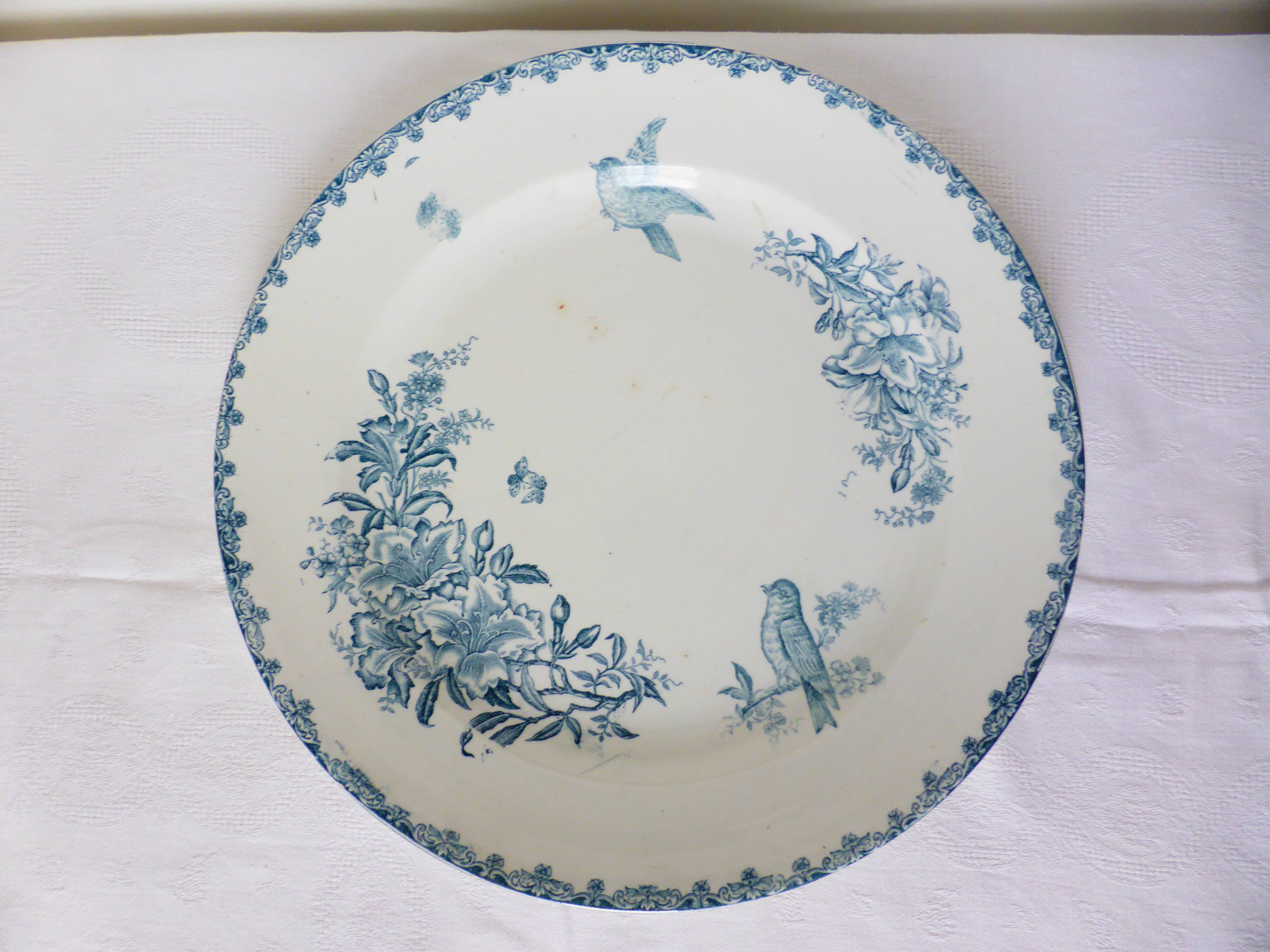 Round ironstone plate from LG Clairefontaine model Bengali 210885.