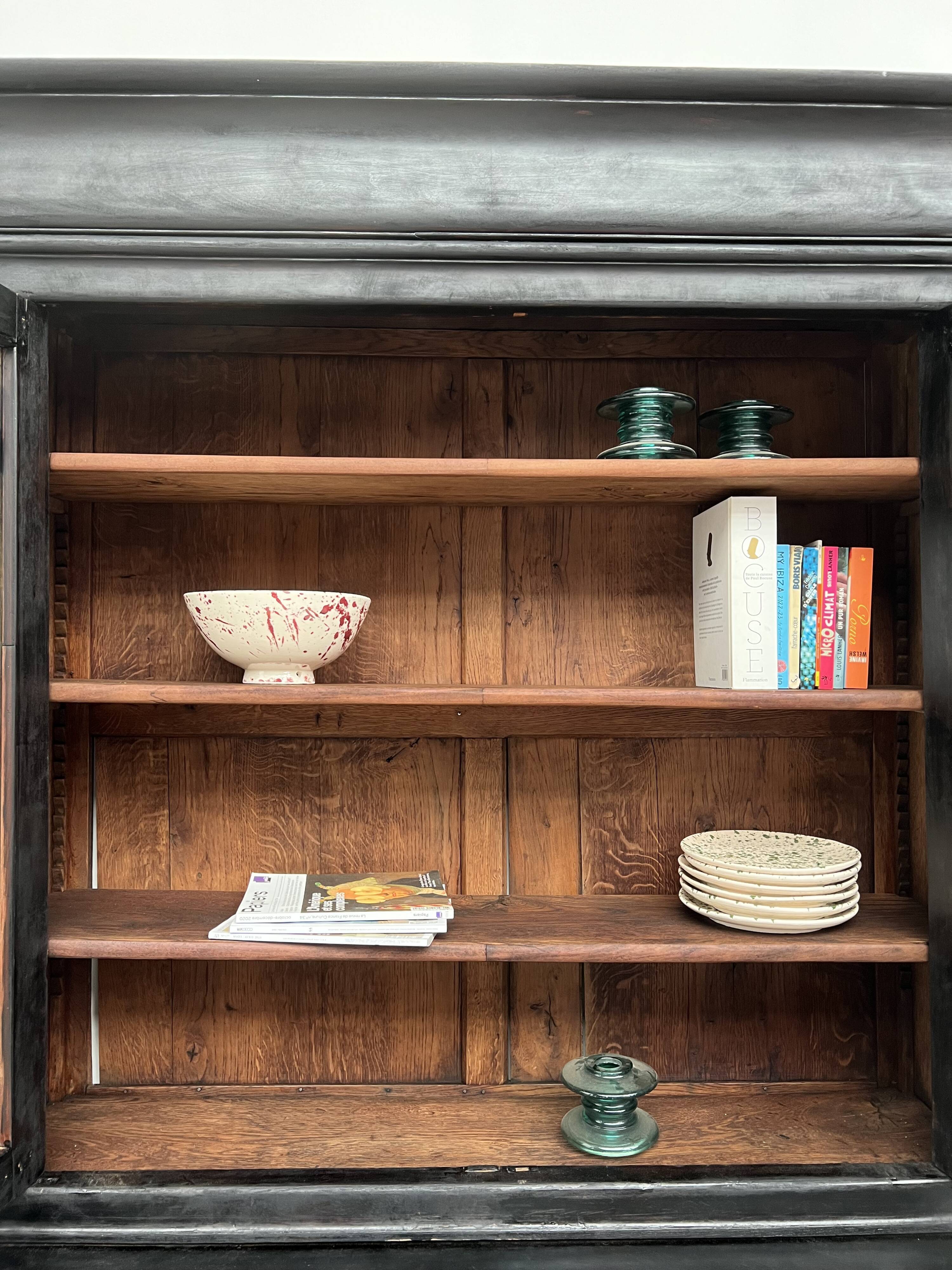Sideboard - showcase 2 old body in blackened wood