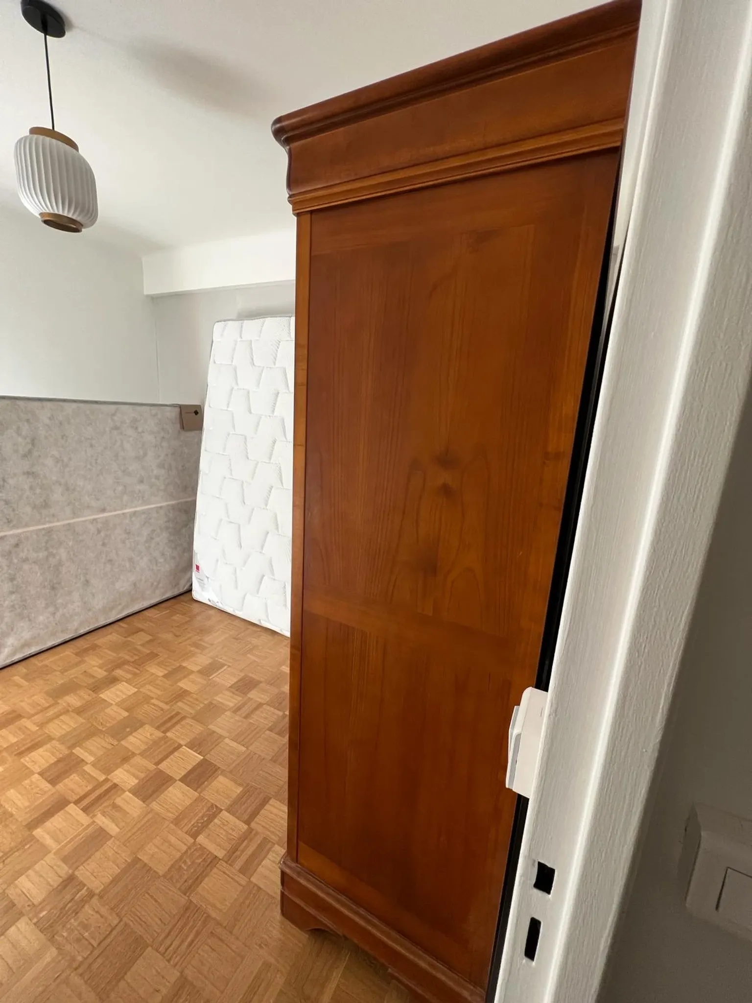 Wooden wardrobe – 2 moulded doors