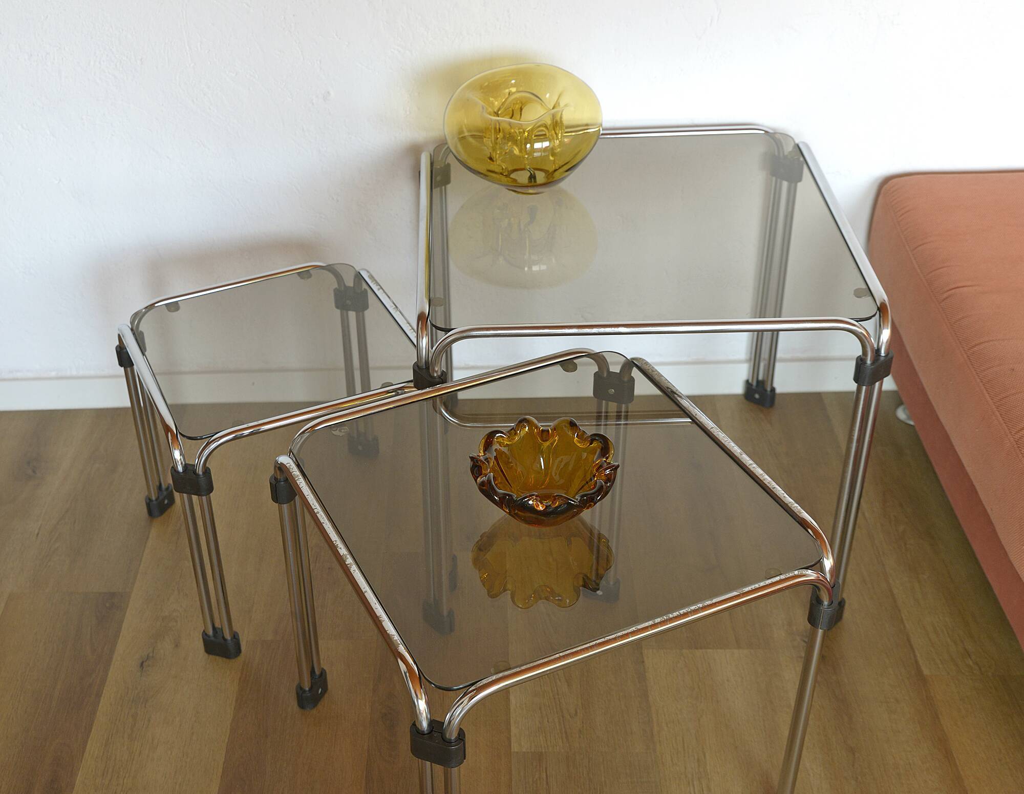 Vintage nesting tables  set of 3  coffee tables mid-century modern 1980s