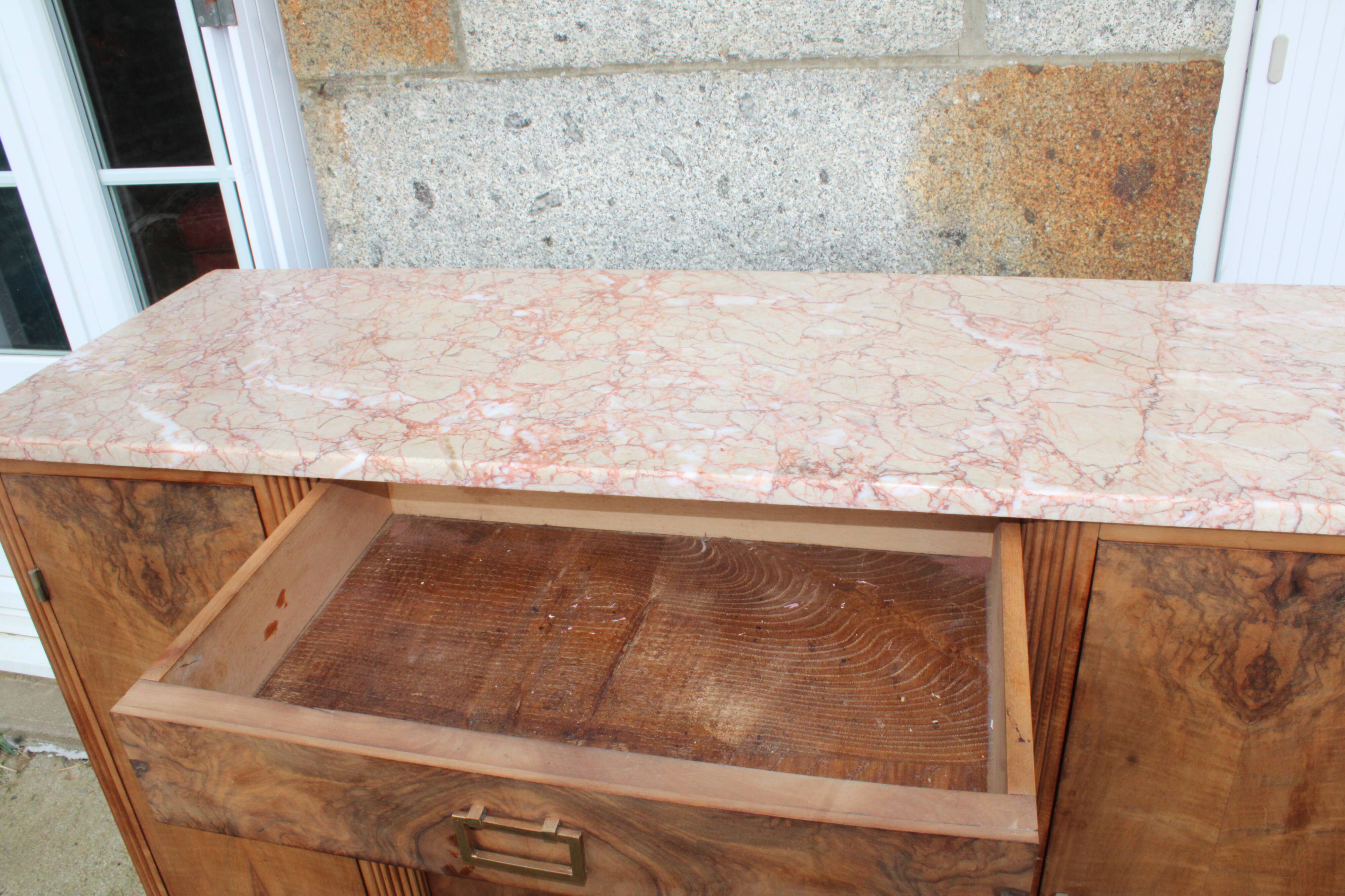 Art Deco sideboard in solid walnut and veneer – pink marble top