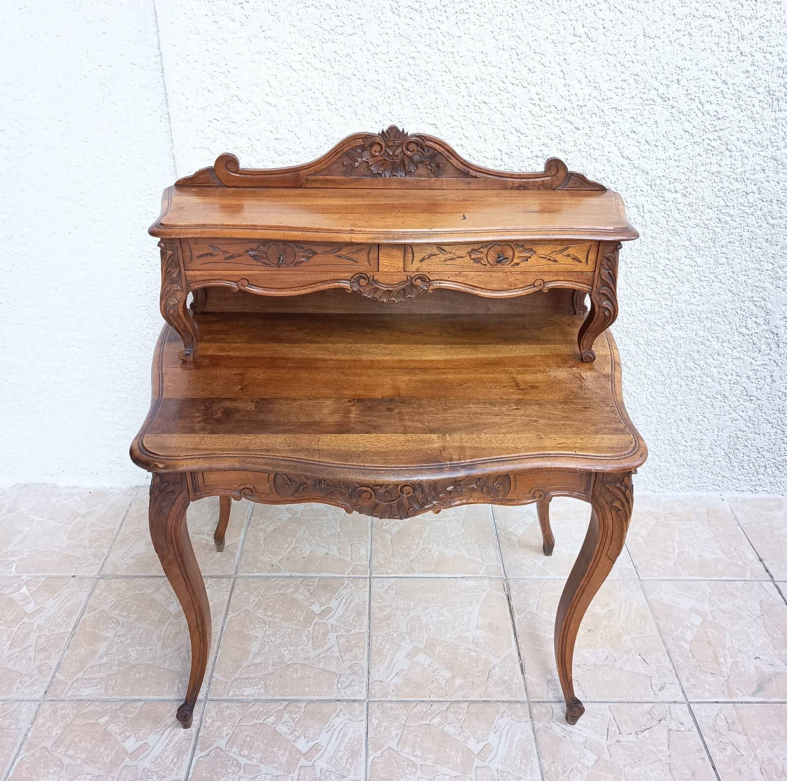 Louis XV desk in walnut