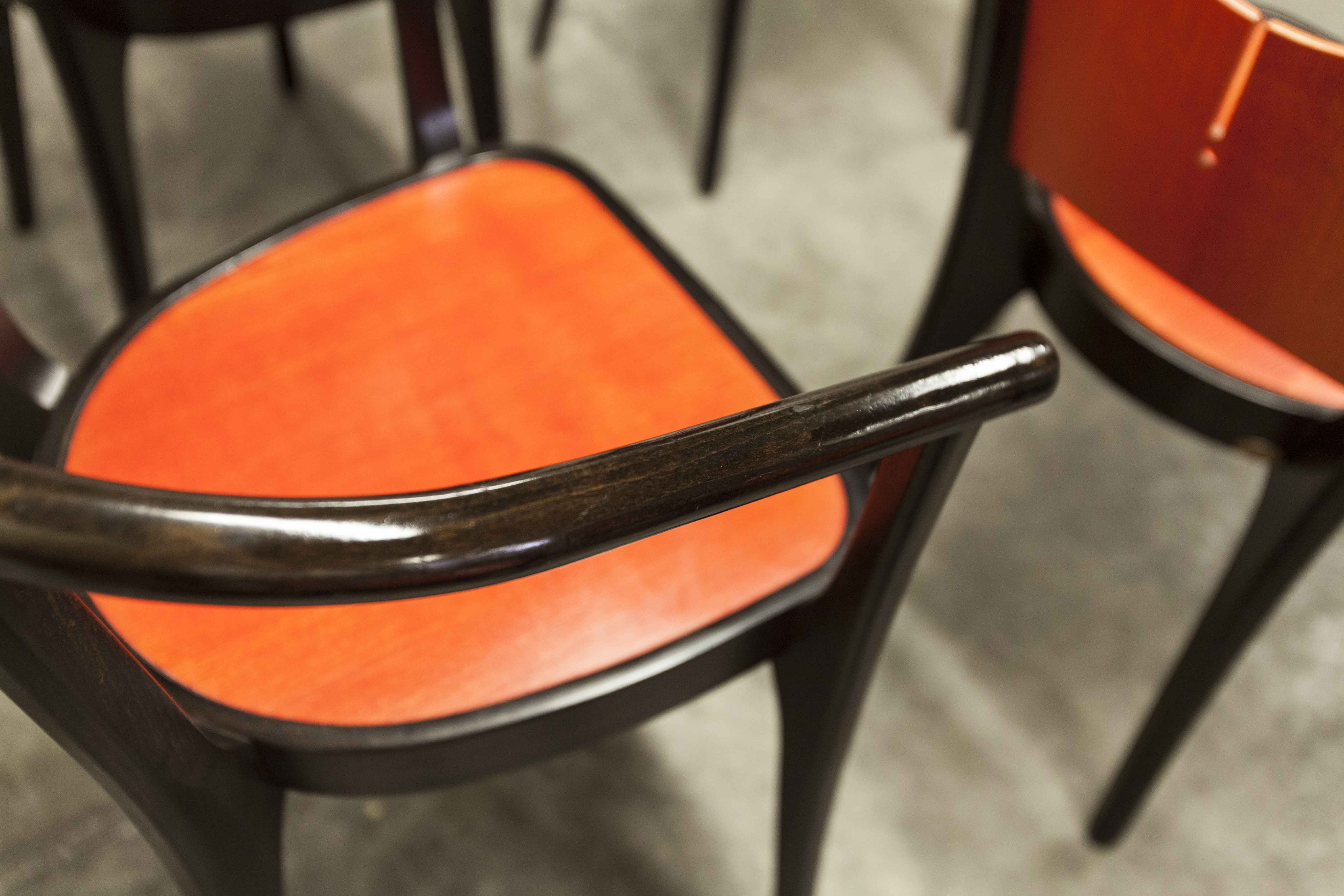 Table and 6 armchairs Baumann Diese, design Pagnon Pelhaître, Wenge color and red,