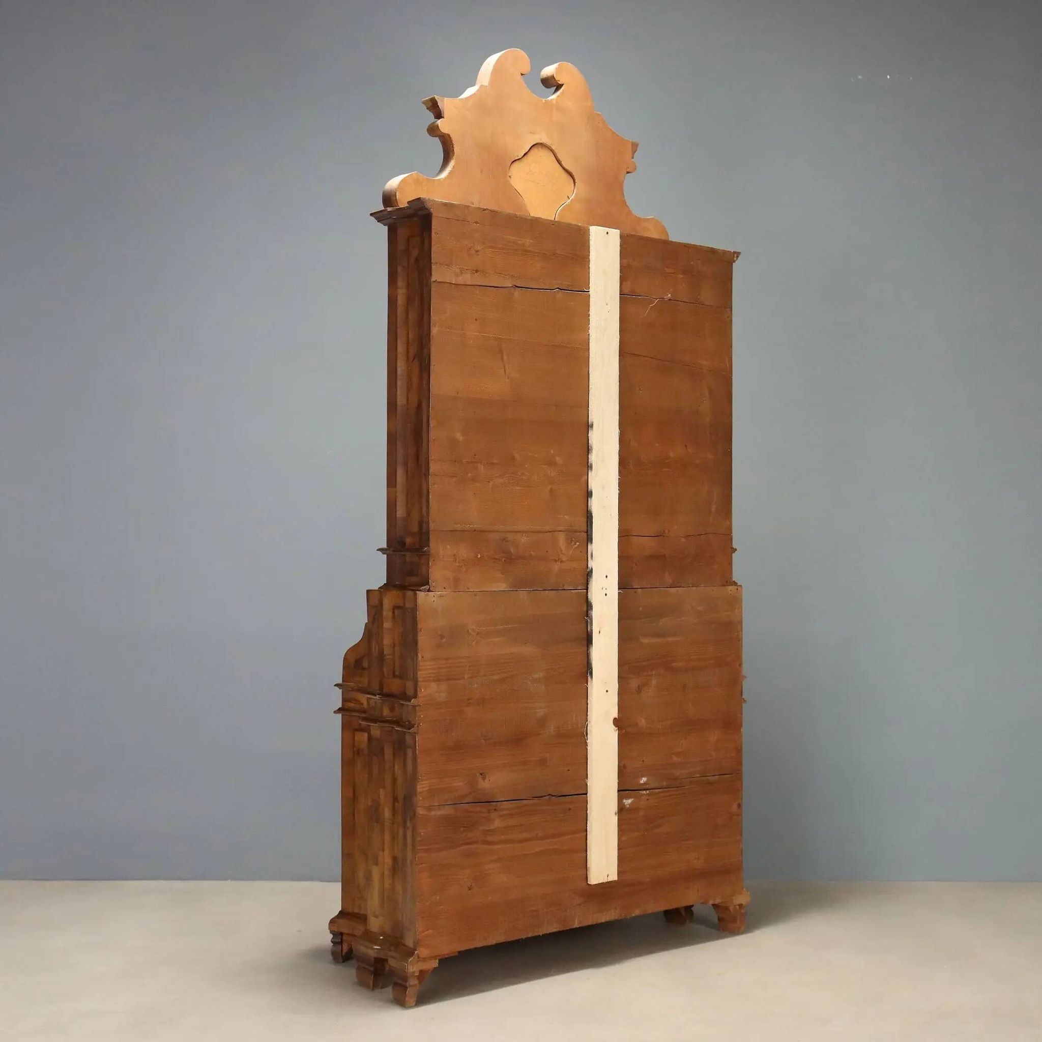 Antique trumeau in walnut and walnut burl, Italy, early 20th century.
