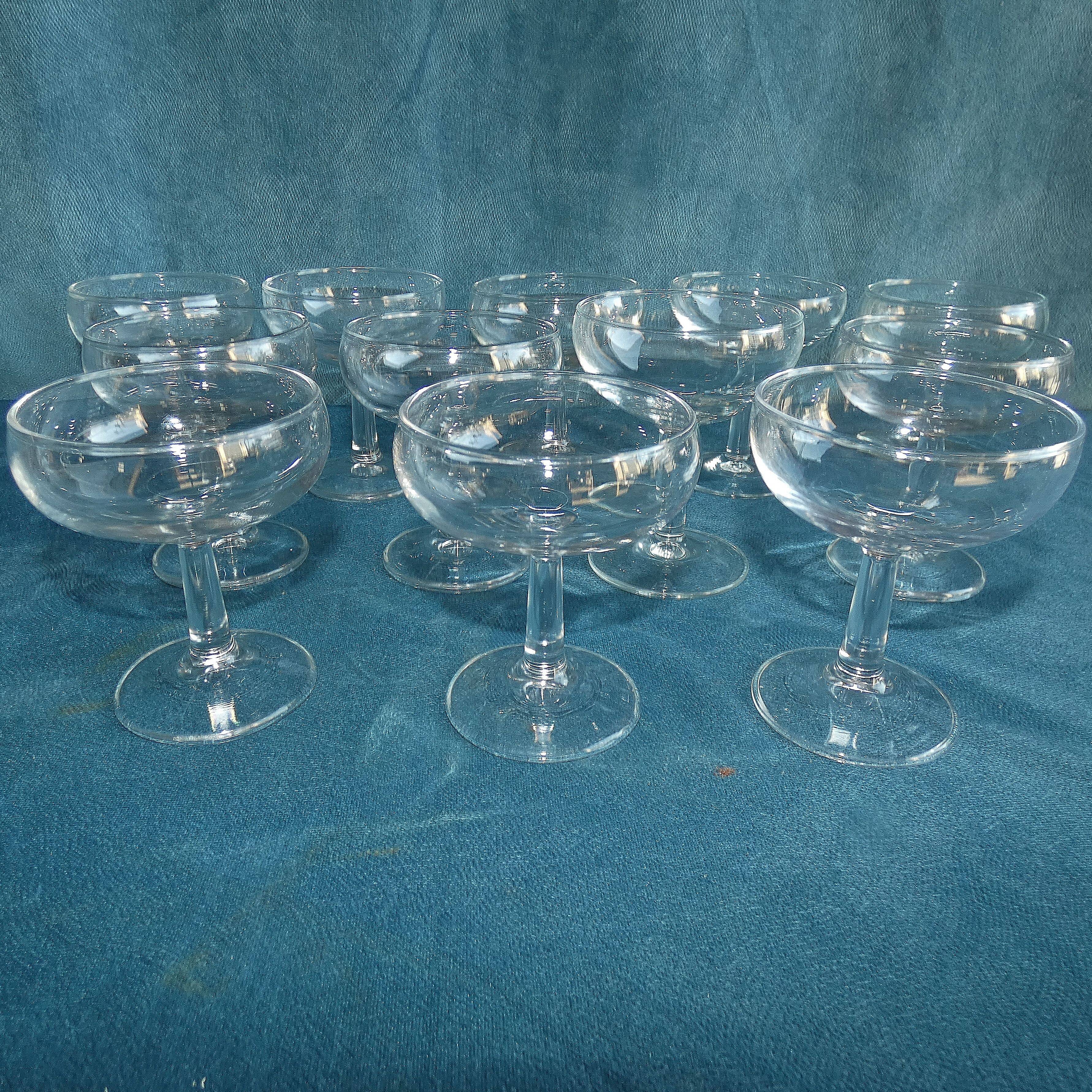 12 champagne glasses in crystal art deco circa 1930
