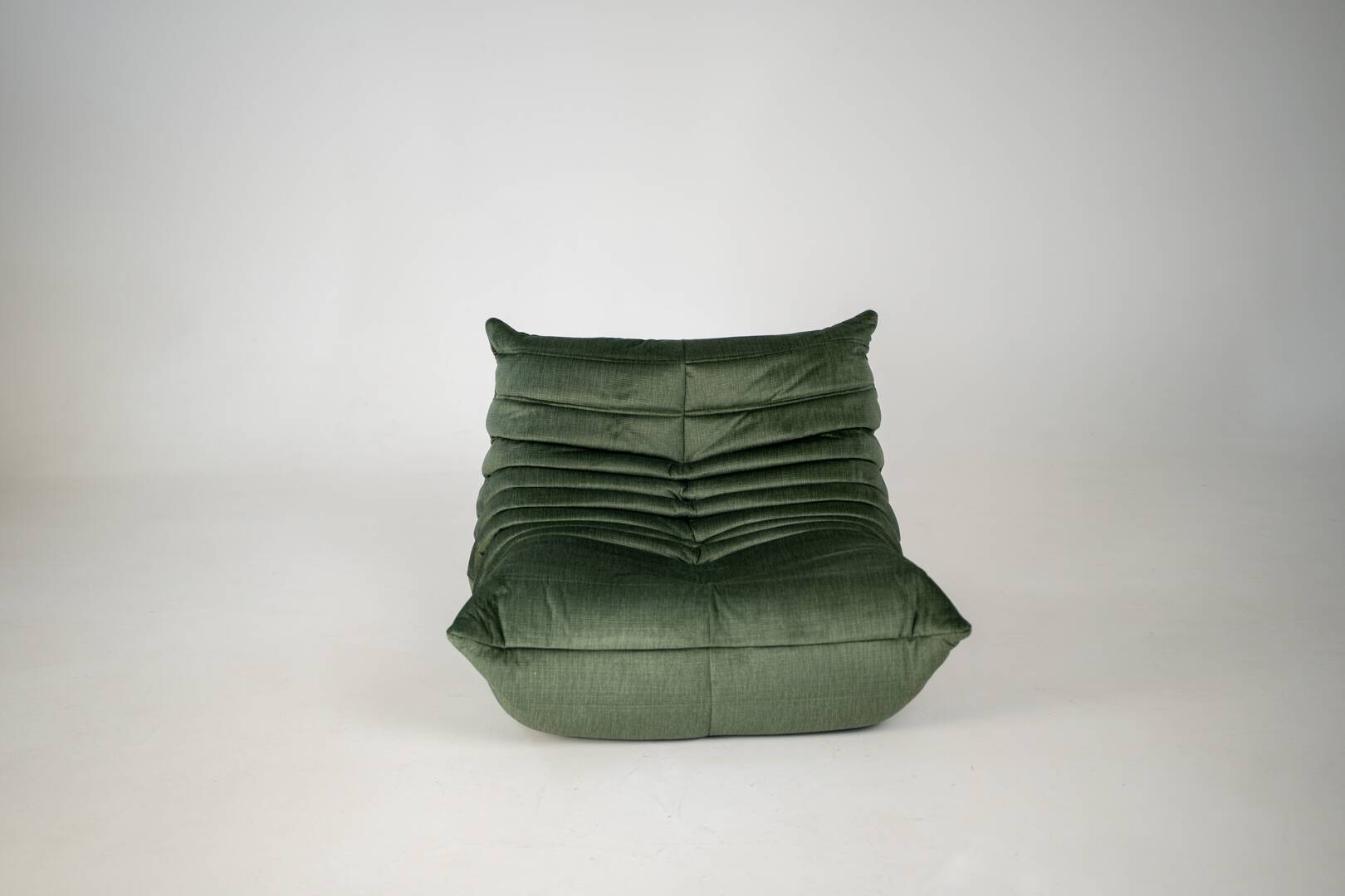 Togo set of armchair and pouf in moss velvet