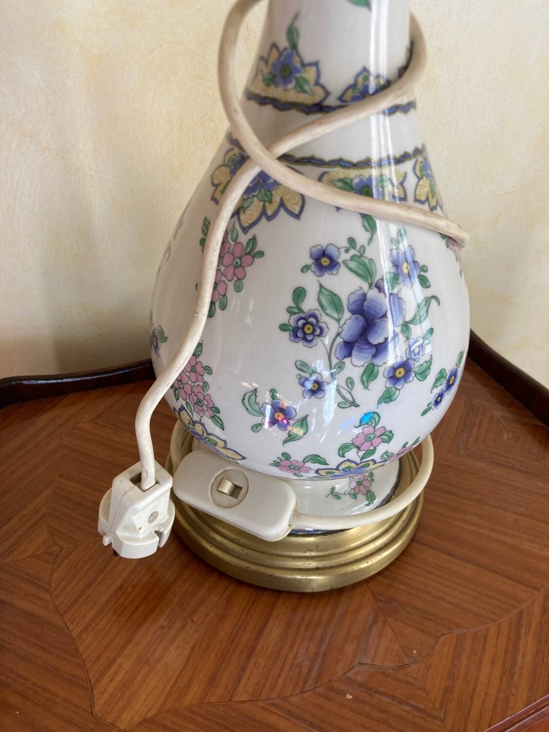 Porcelain and brass lamp base H 41cm