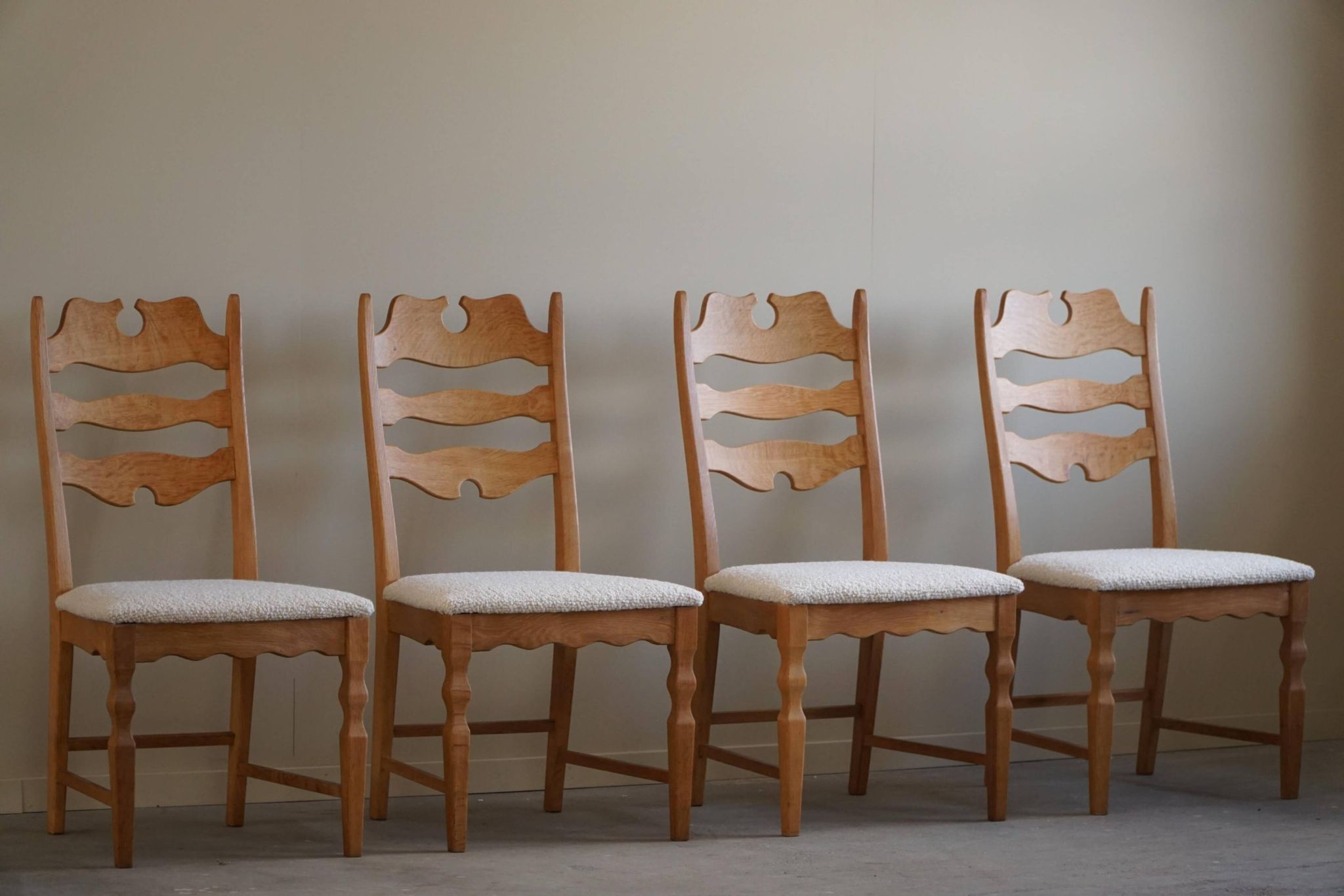 Set of 4 "Razorblade" high back chairs in oak & boucle, Henning Kjærnulf, 1960s