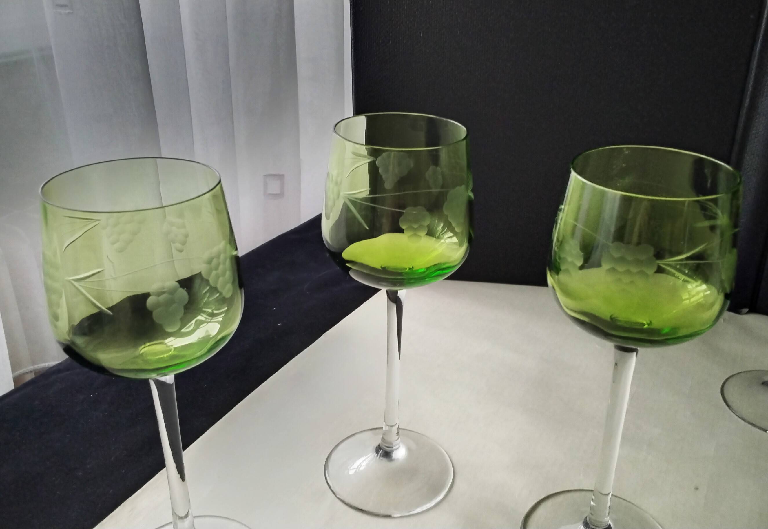 5 Alsace white wine glasses with engraved decoration