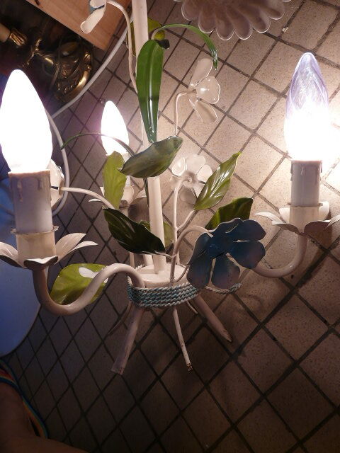 Lustre métal bouquet de fleurs bleues années 70