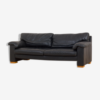Black leather mid century 2,5 seater sofa