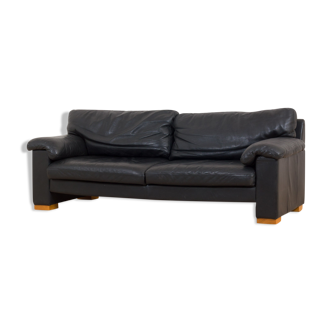 Black leather mid century 2,5 seater sofa