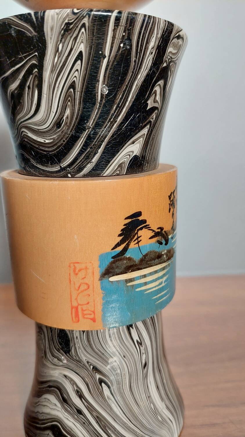 Kokeshi marbré ancien