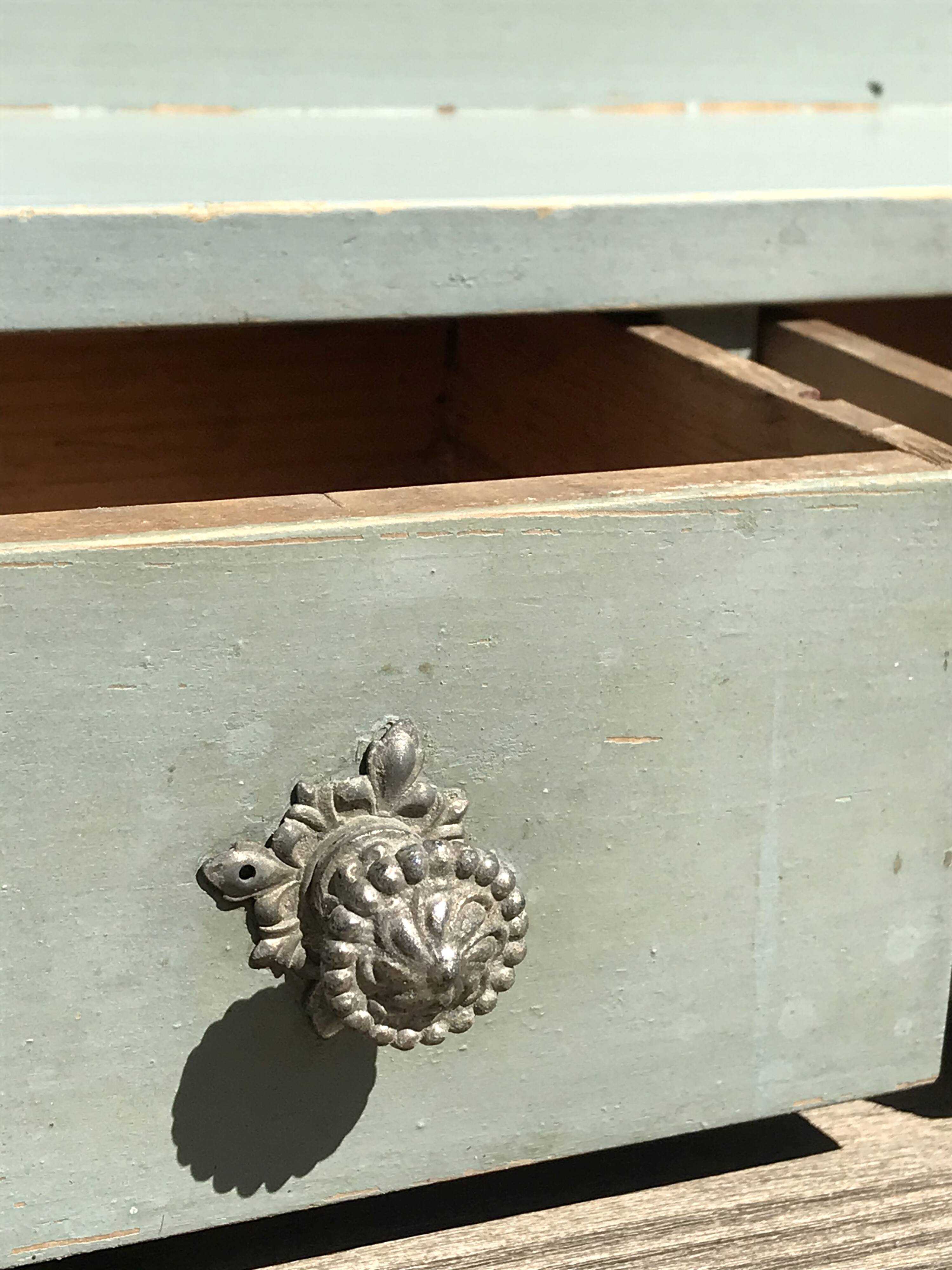 Patinated wooden kitchen end