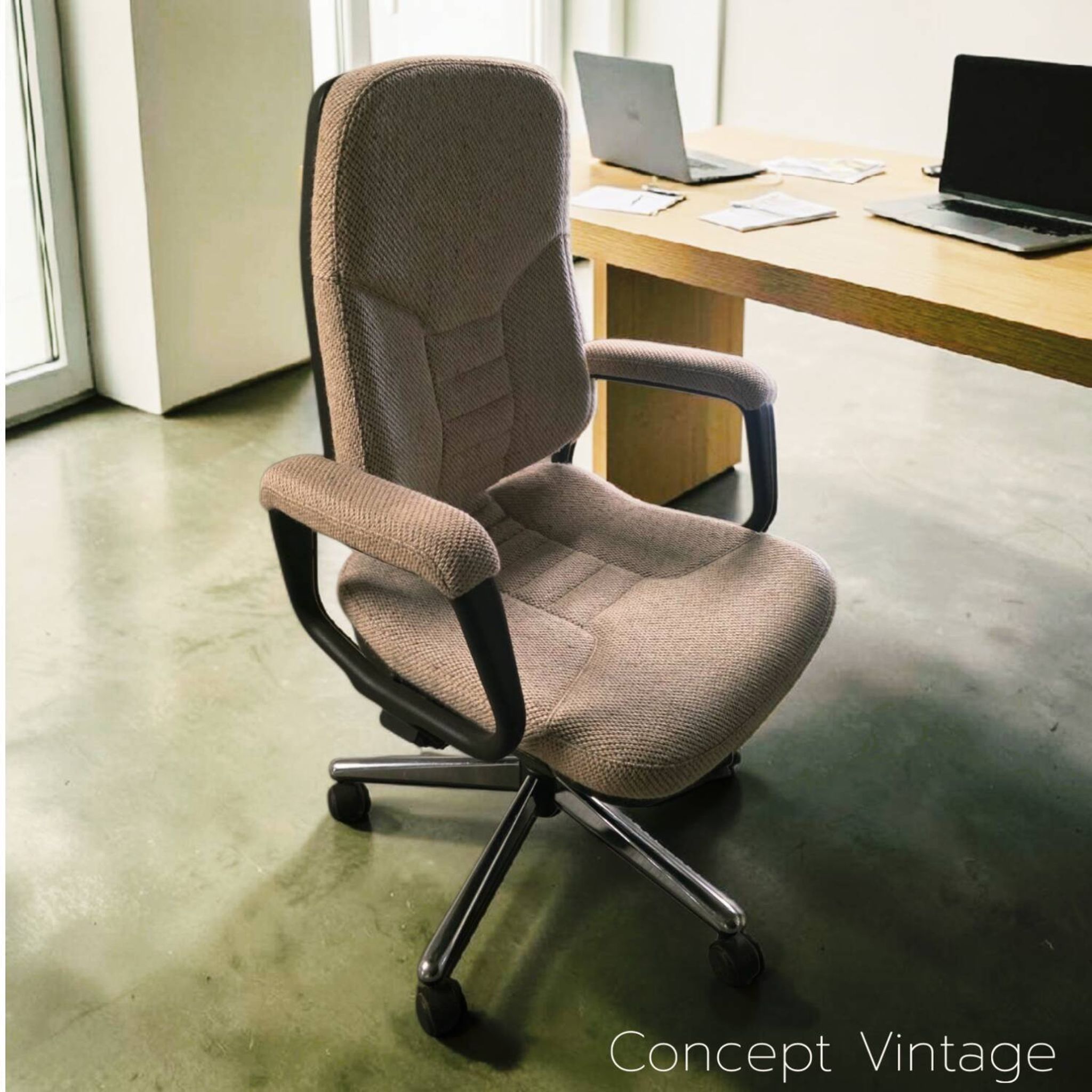 Giroflex 33 office chair - Design by Anker & Stadelmann
