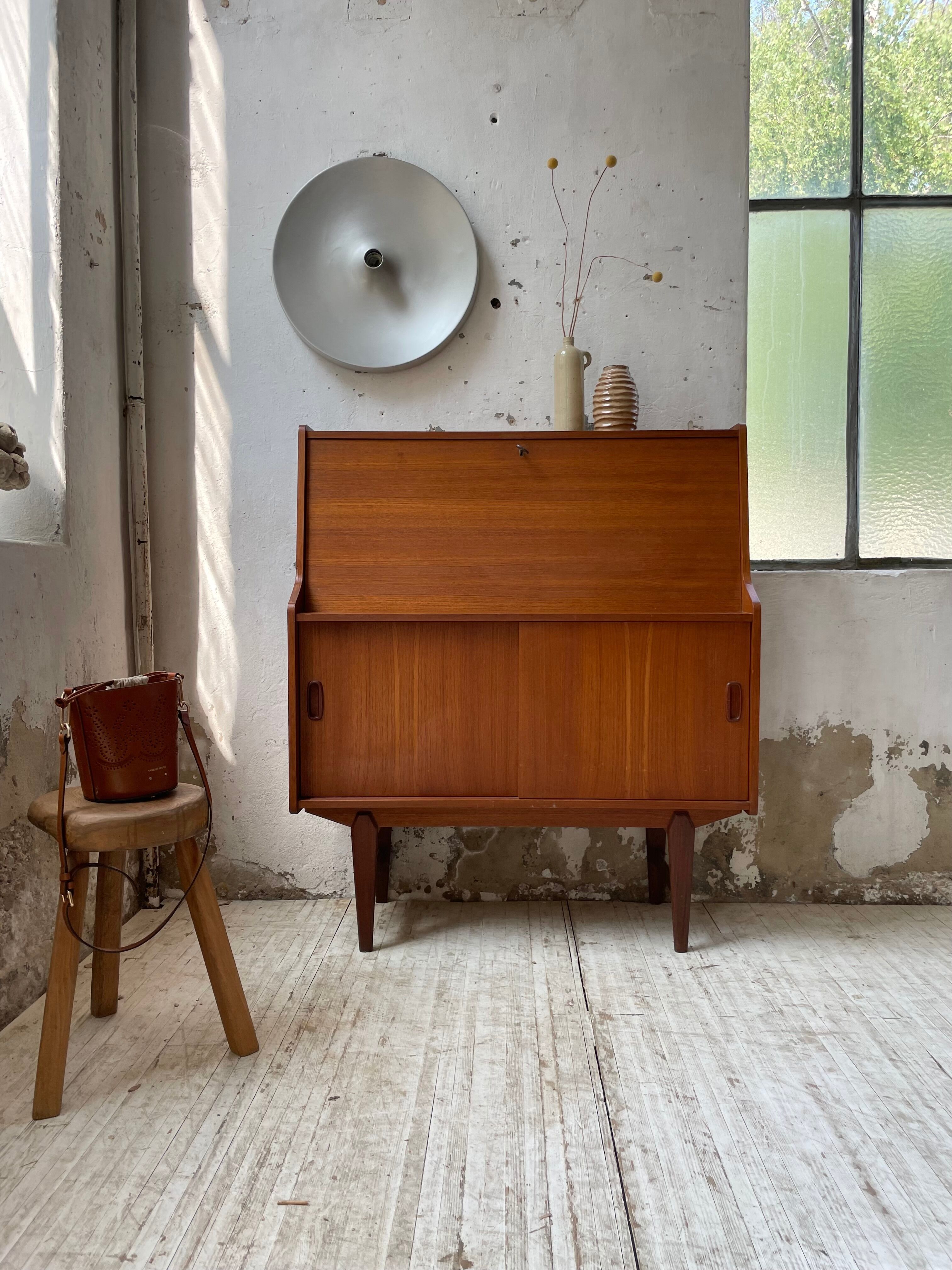 Secretary Samcom teck 1960