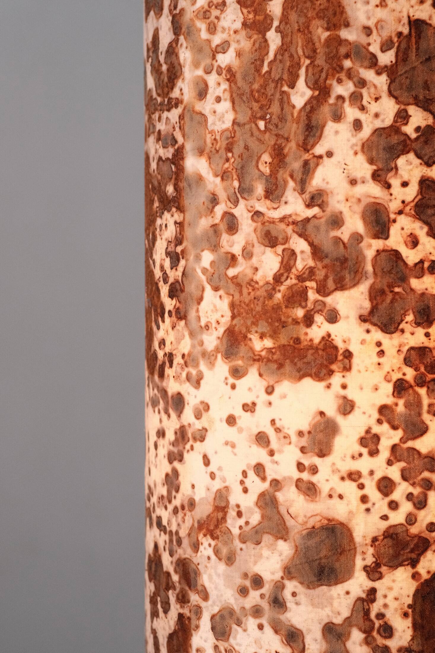 Floor lamp with rusty tones (M)