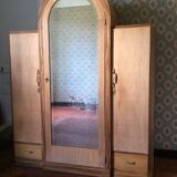 Ice-cream dressing closet with art deco dome