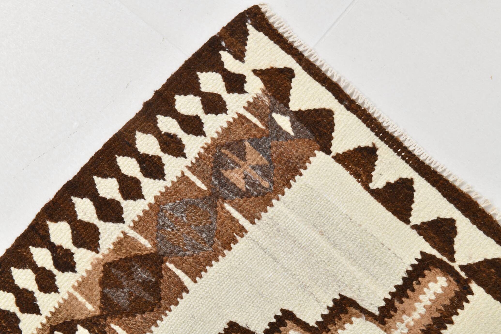 Vintage Dark Brown & Beige Classic Kilim Runner Rug, 86x252Cm