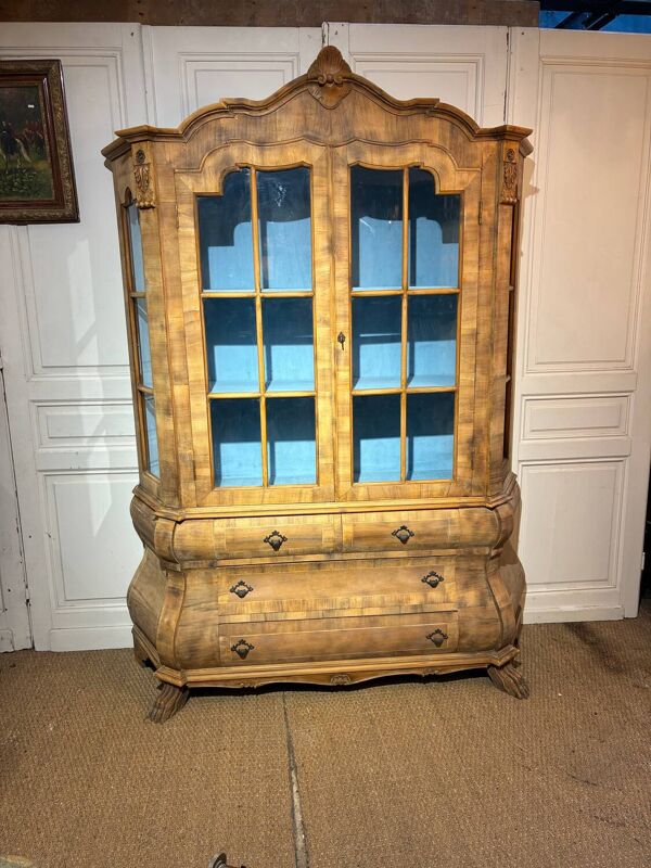 Ancienne vitrine de style hollandais