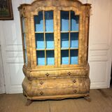 Old Dutch-style display cabinet