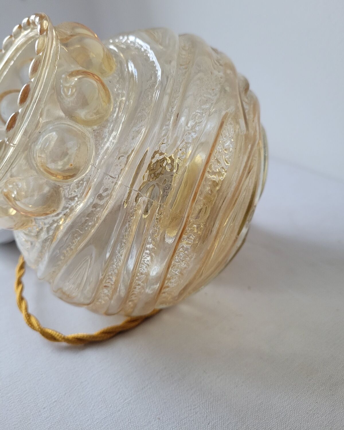 Suspension en verre moulé
