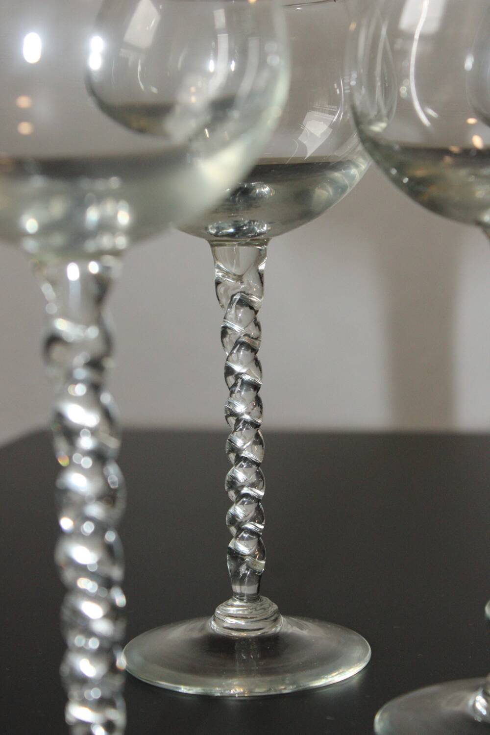 4 vintage crystal wine glasses – elegant twisted stem