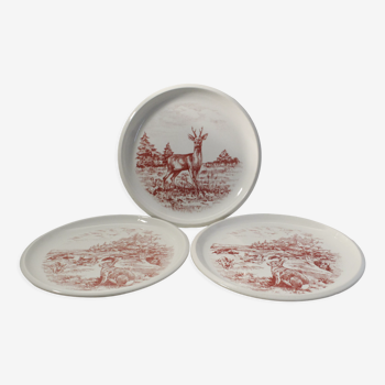 Set of 3 mismatched flat plates - red/burgundy decorations - deer and hare