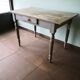Table en bois bureau patine grise