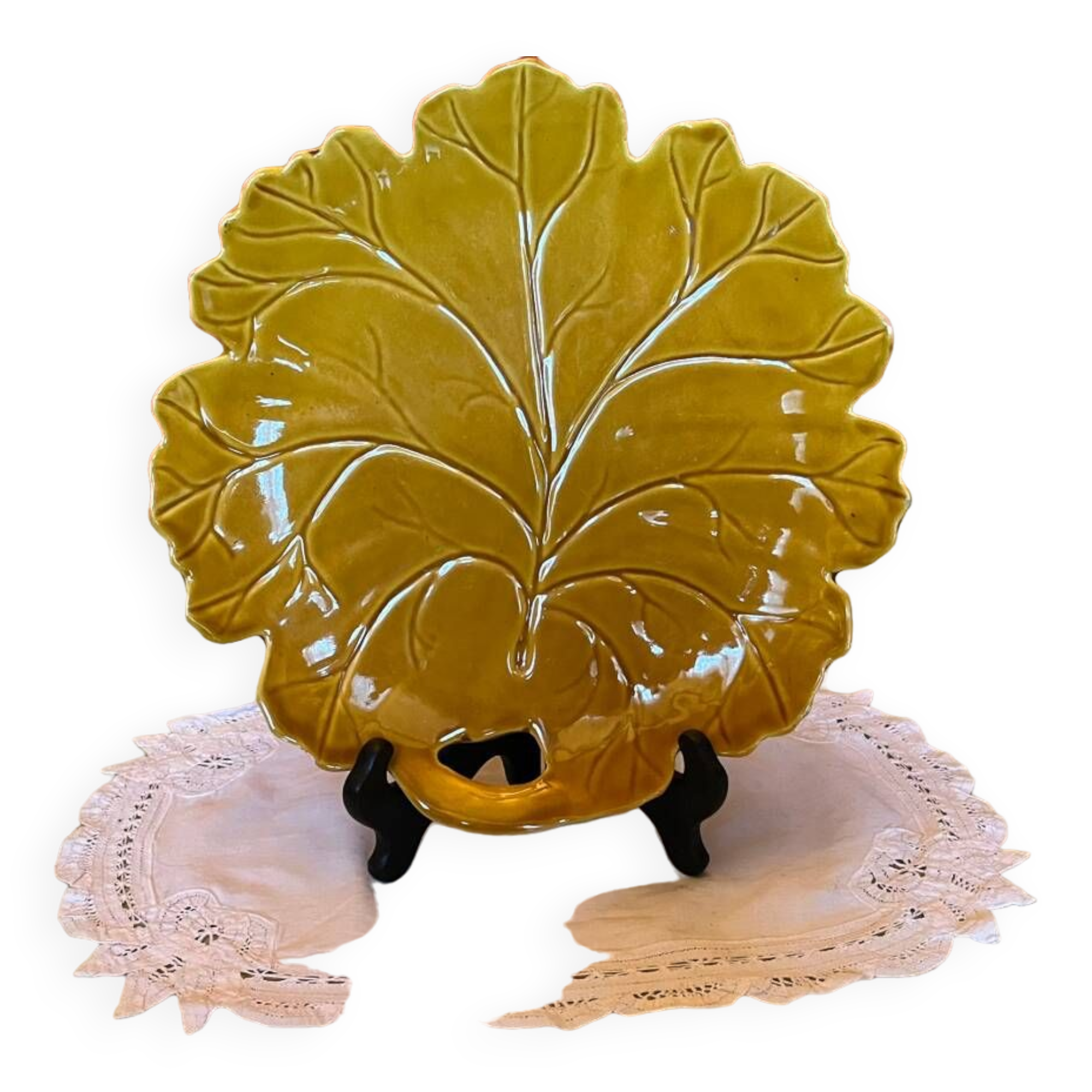 Vintage ceramic leaf dish