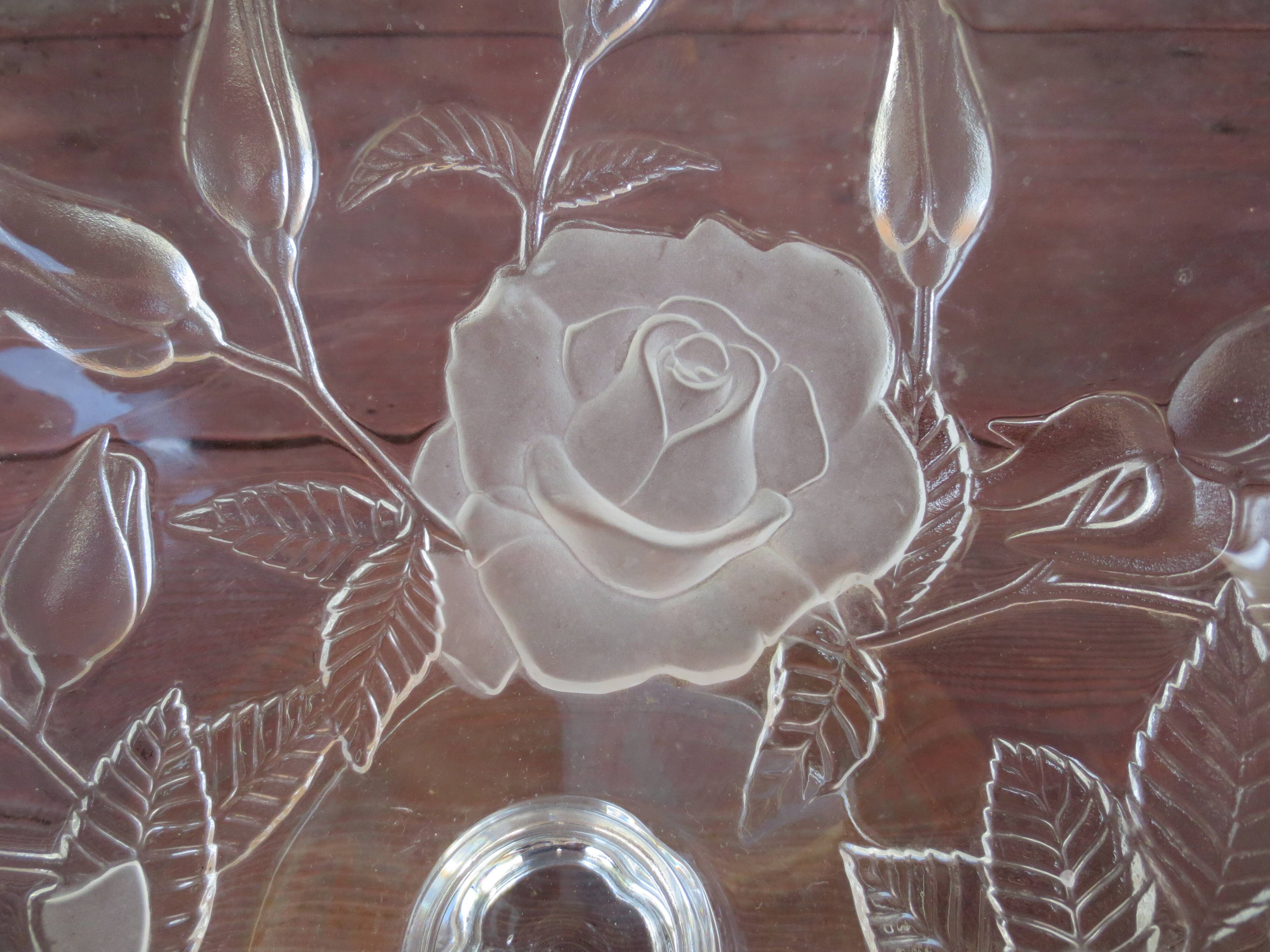 opalescent glass/crystal bowl on a stand
