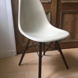 Eames DSW chair - Herman Miller edition - off white fiberglass
