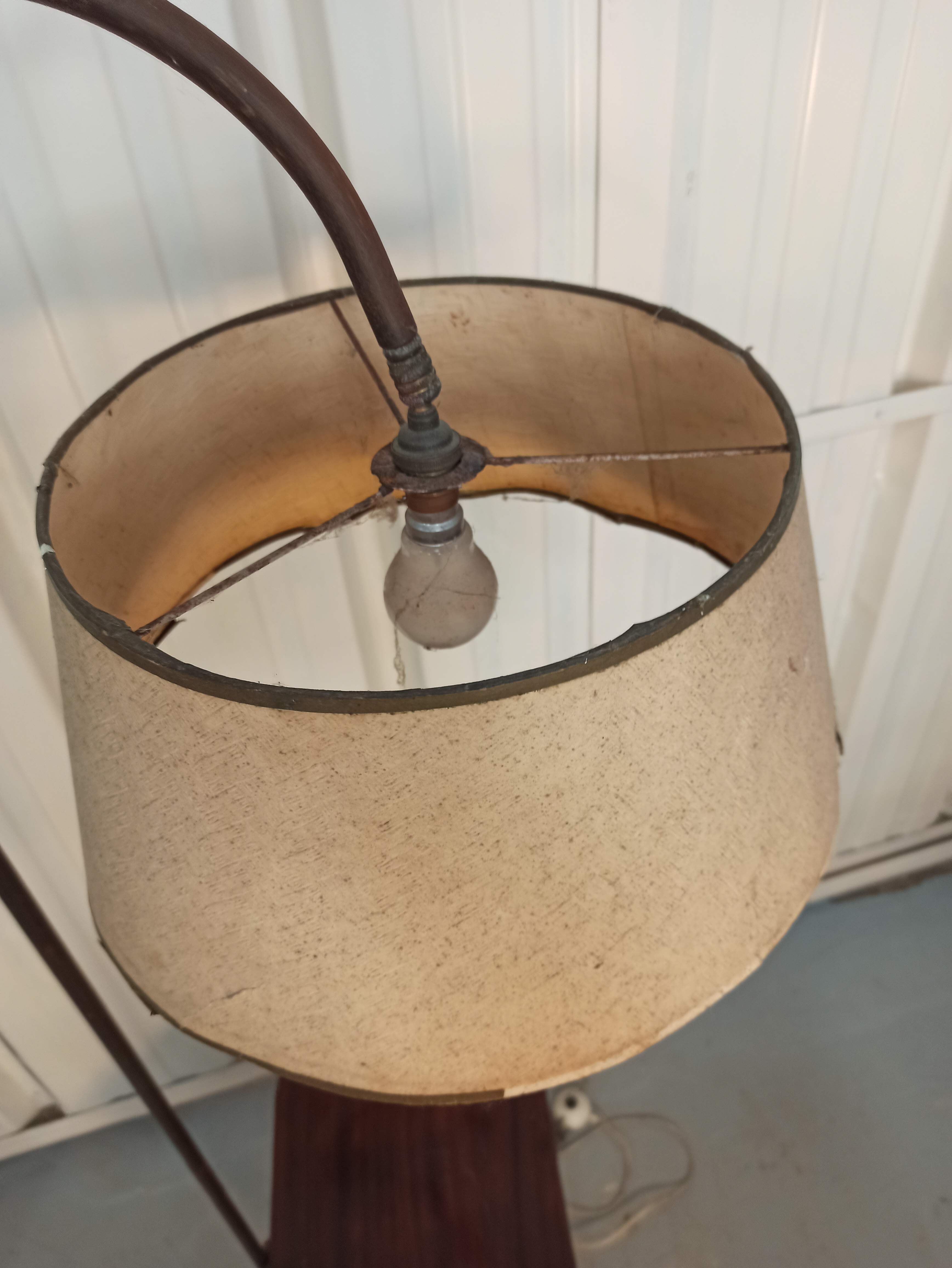 Lampadaire des années 50 tablette en formica lampe liseuse