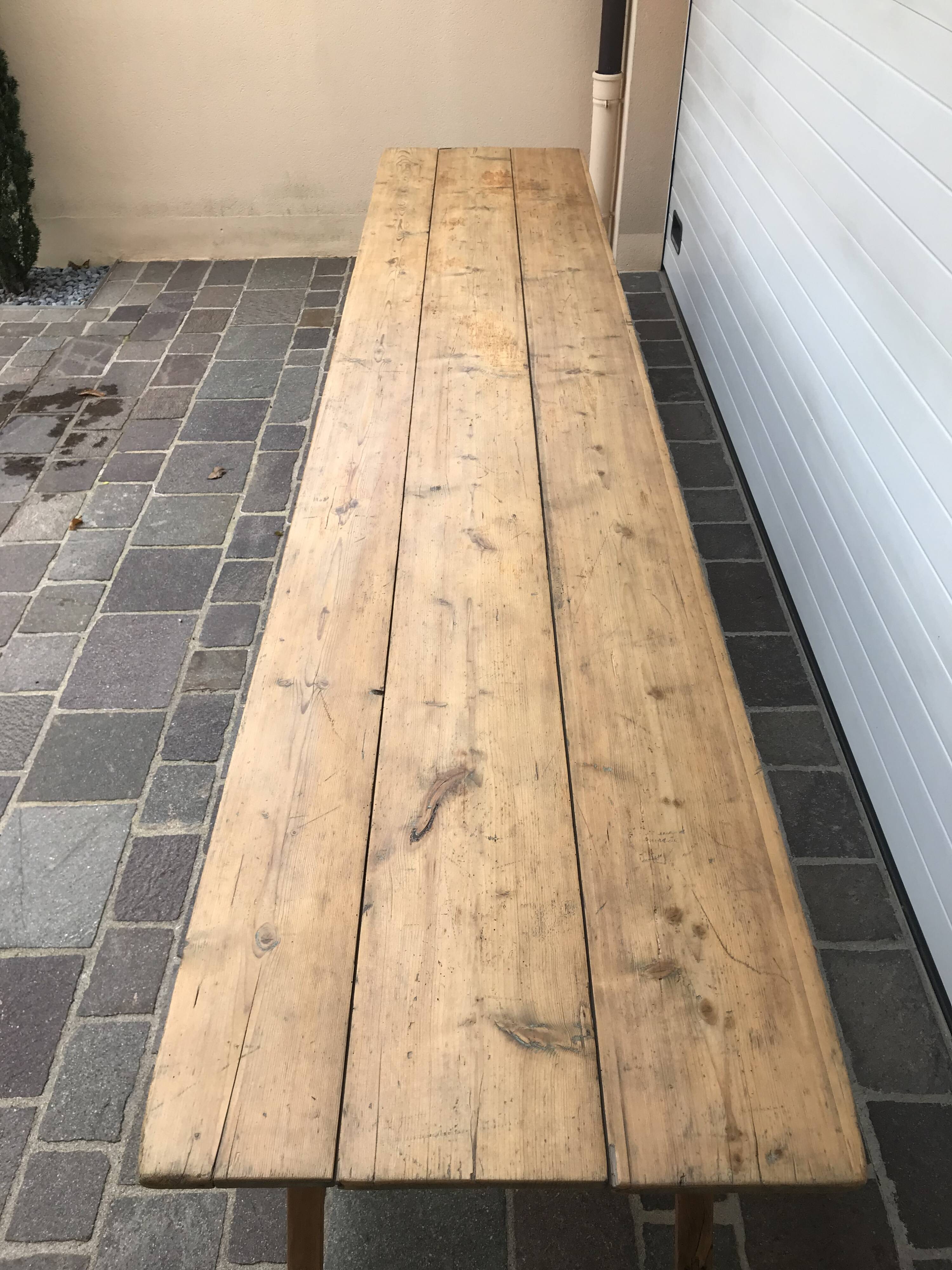 Winegrower's farm table