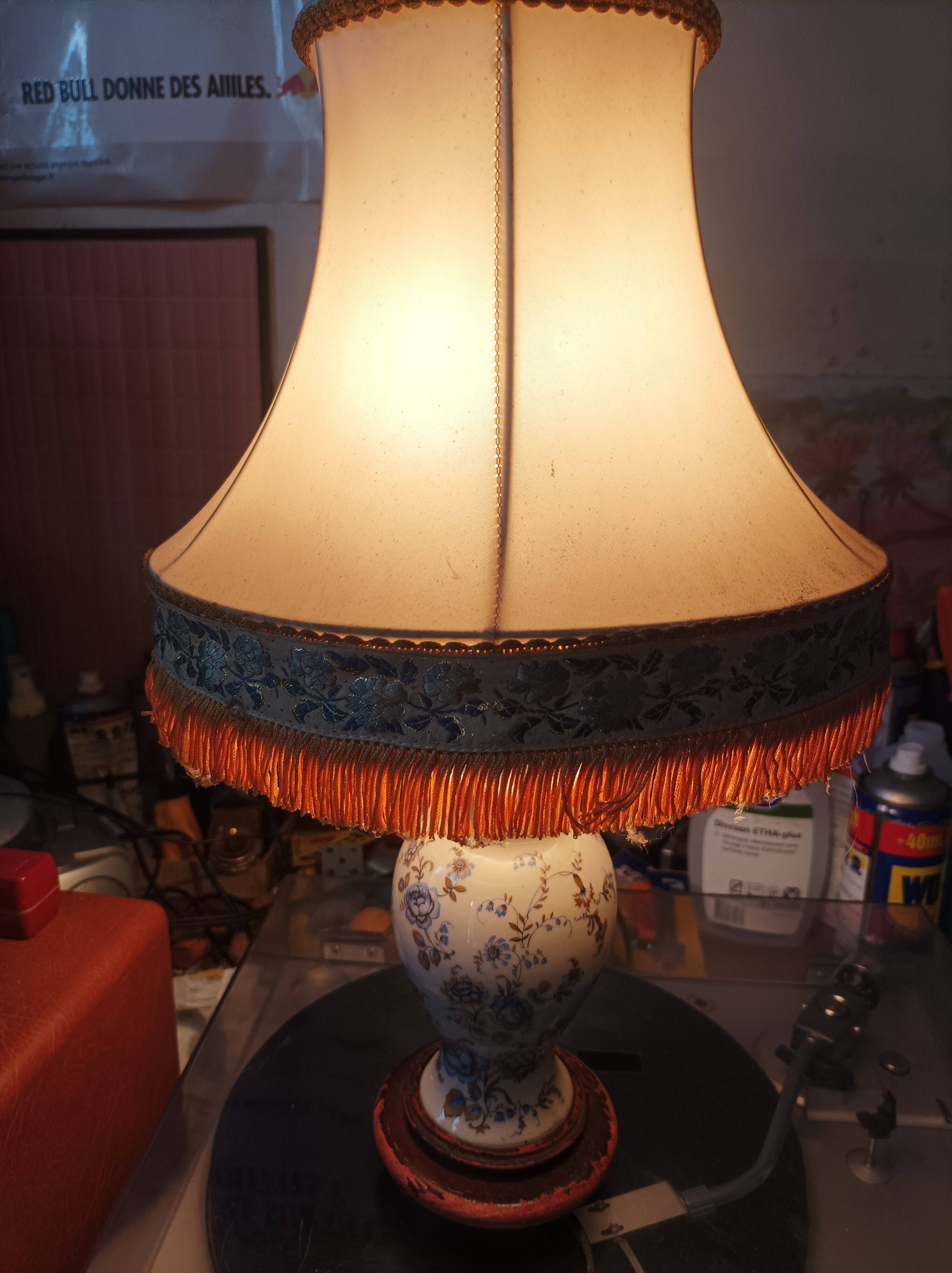 Fine porcelain bedside lamp