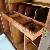 Superbe armoire anglaise Art Déco en loupe de noyer signée Waring & Gillow – vers 1900-1932