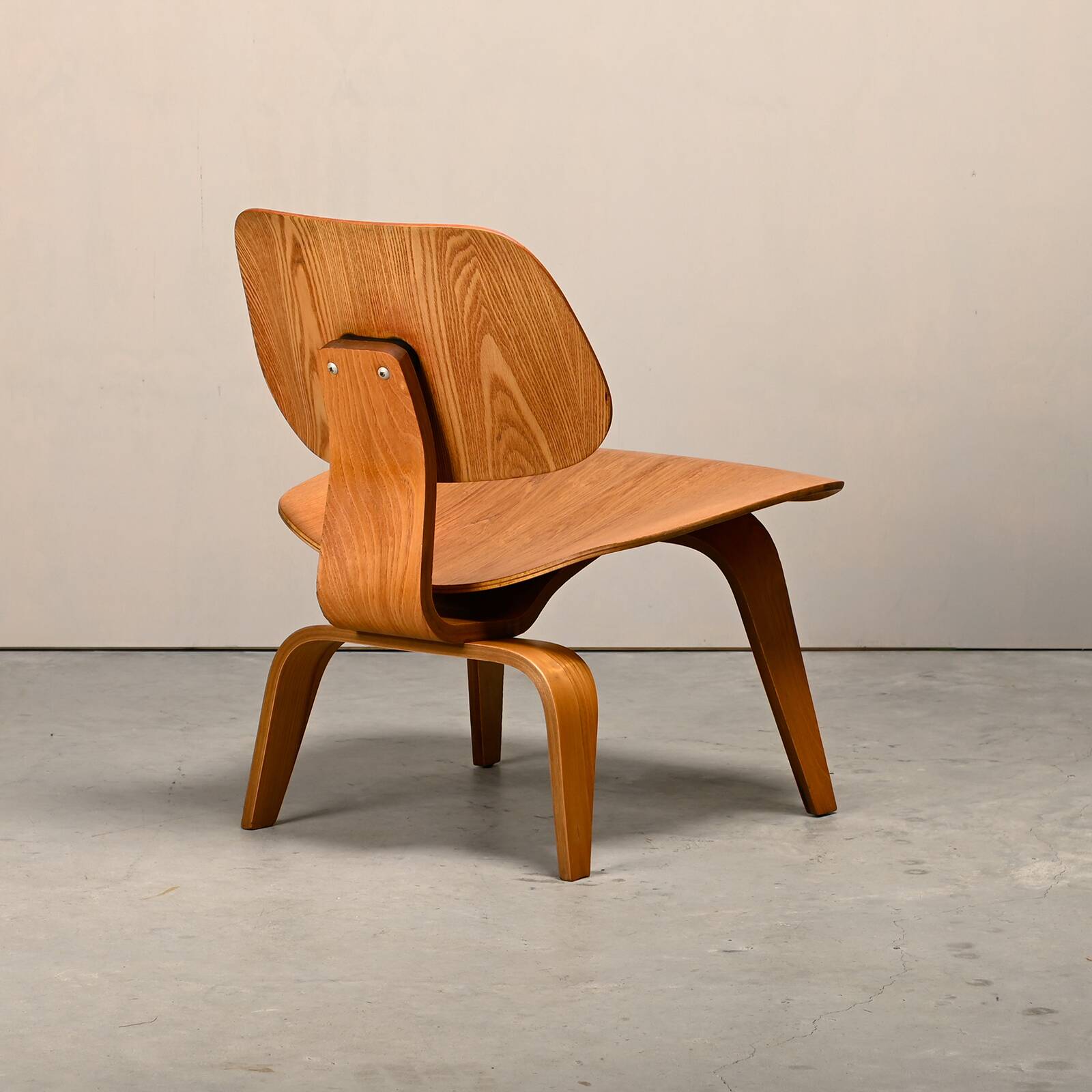Charles & Ray Eames Early LCW Ash Lounge Chair for Herman Miller, 1950