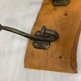 Wall-mounted coat rack