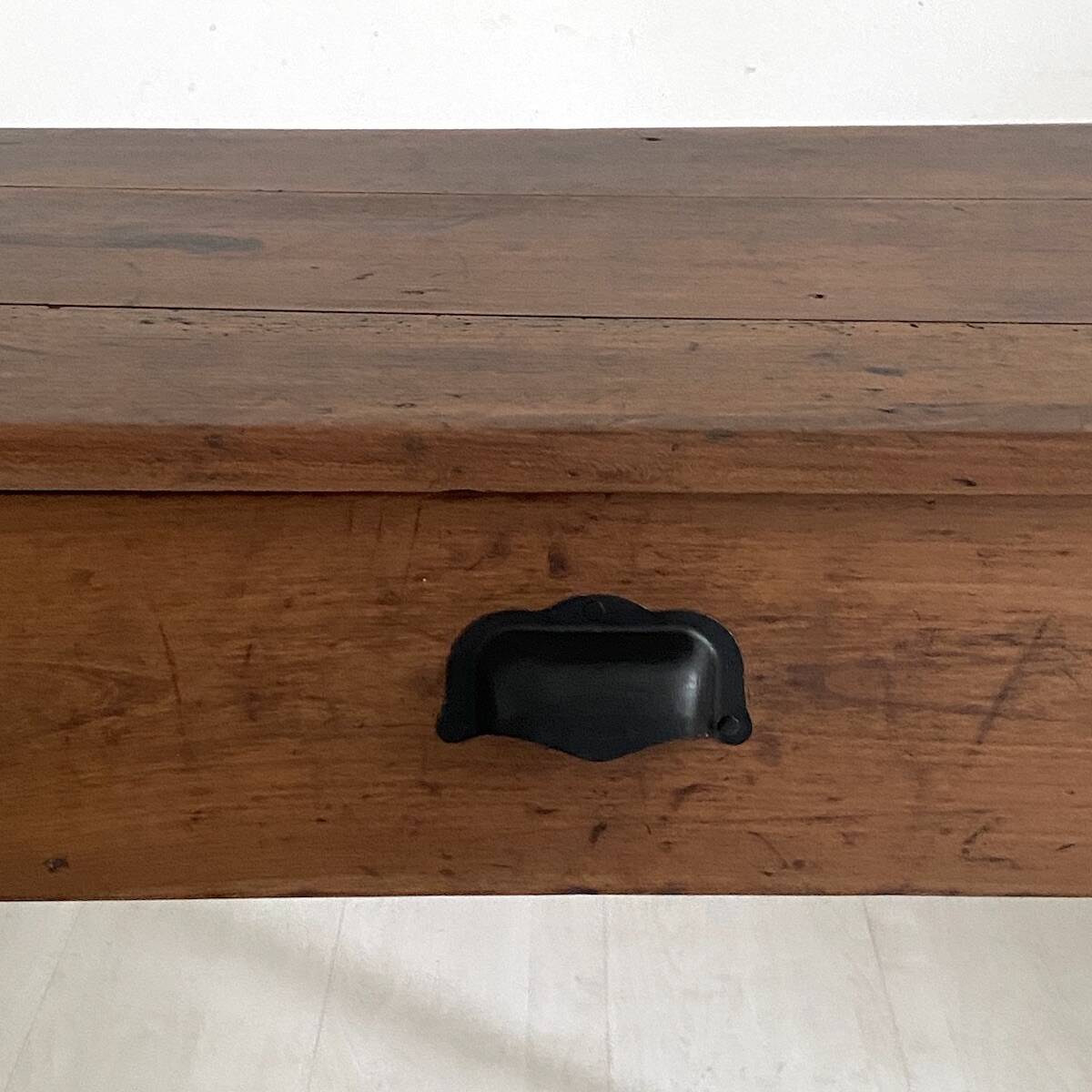 Small 19th-century children's desk in oak.