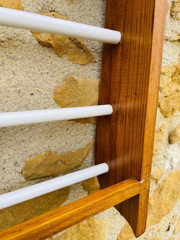 Porte-serviettes / support mural vintage en chêne, circa 1970’s