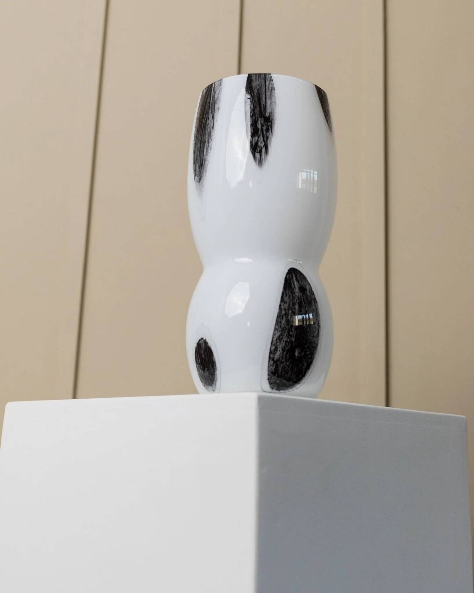 Black and White Hand-Blown Murano Glass Vase by Corso Italia (1980s) – 26 cm tall
