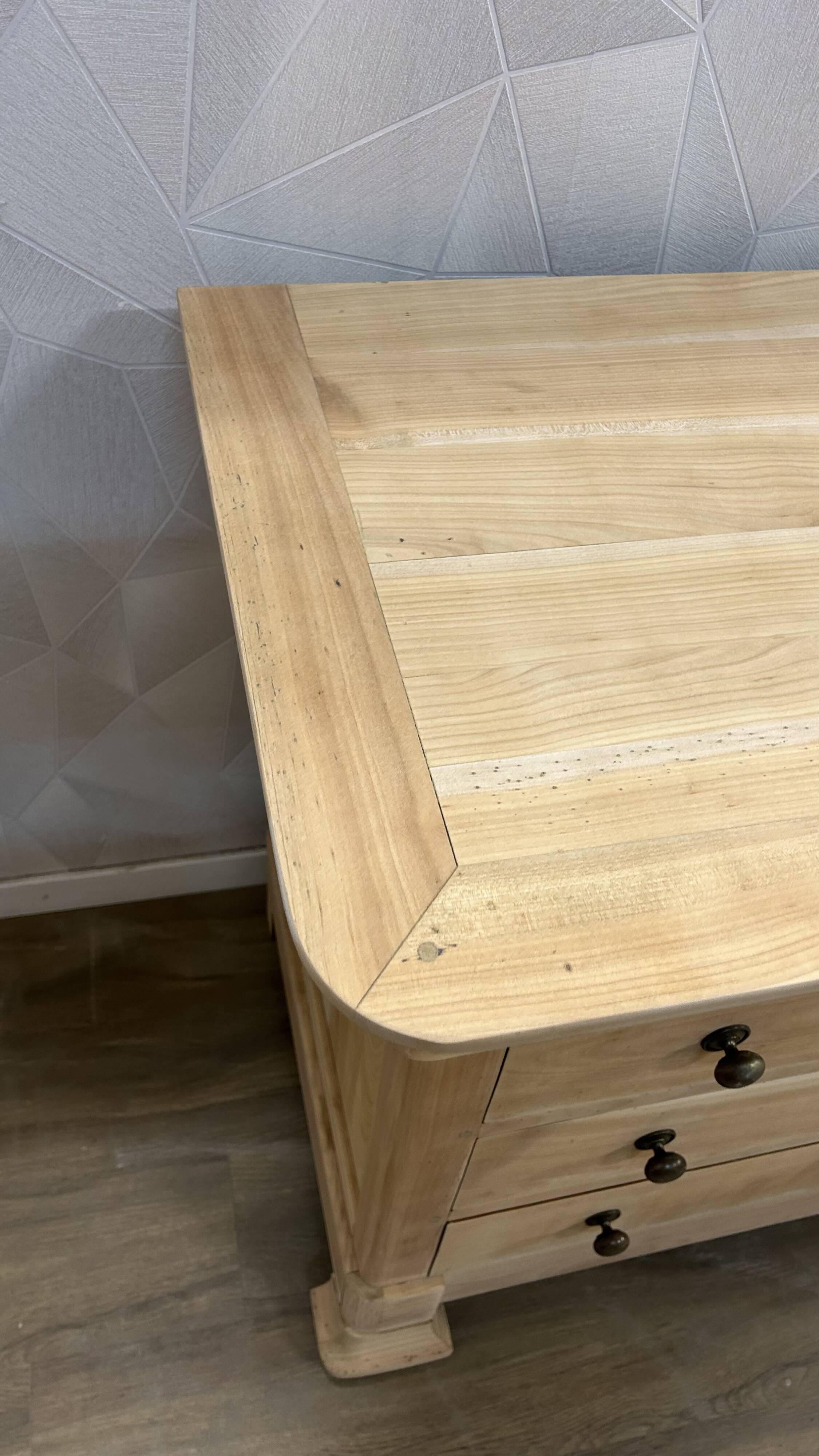 Louis Philipe 4-drawer chest of drawers, airbrushed