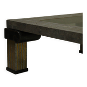 Grande table basse en pierre tessellée et en laiton Maitland-Smith des années 1980.