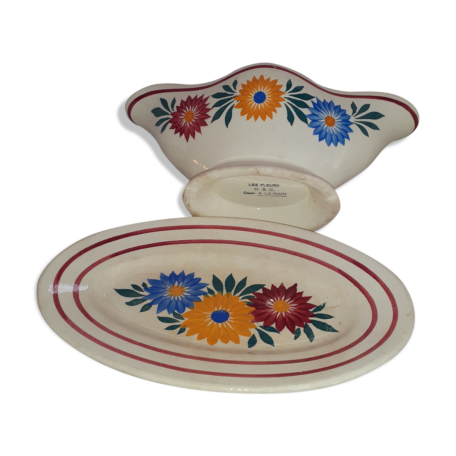 Ramequin and sauciére M.B.C. Decor hand. Models the flowers.