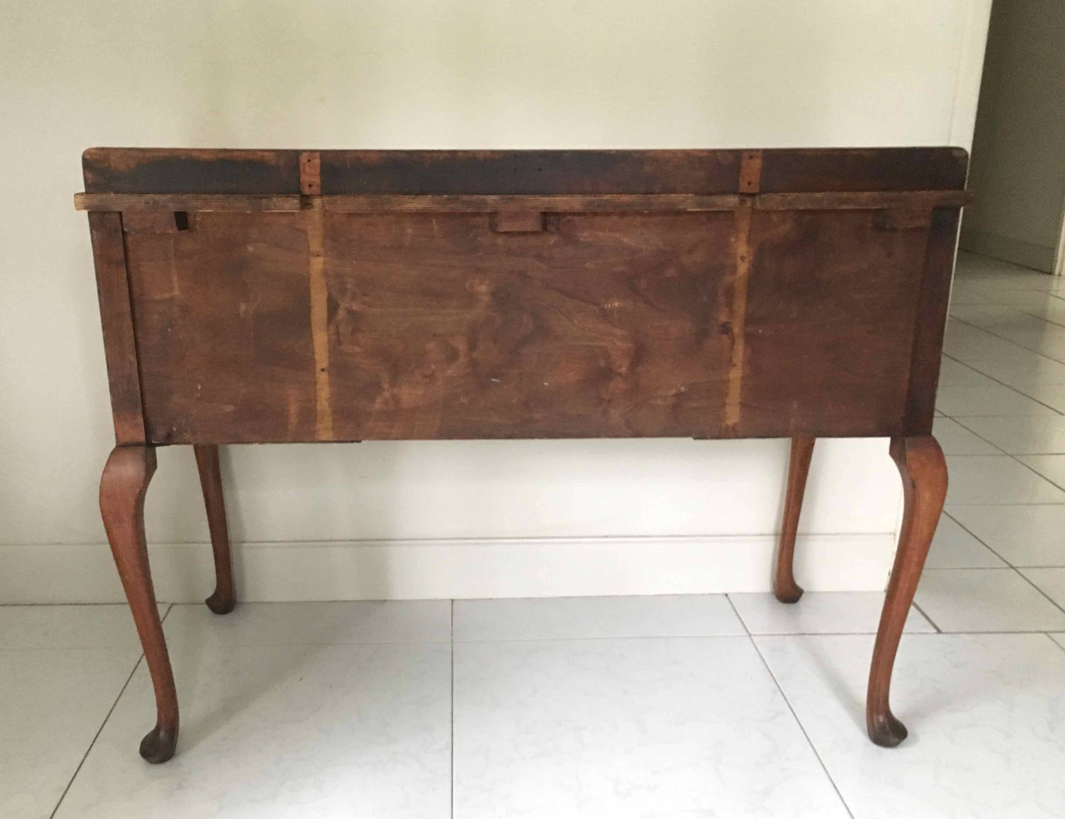 Bureau 1950 pieds galbés